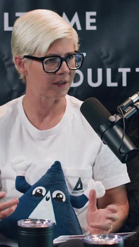 Avery Jane fisting, mungitura e roba nel culo di banana | il podcast di Tempo per adulti