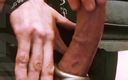Chizzle: Ch! zzl3 masturbiert seinen sexy schwanz zur explosion