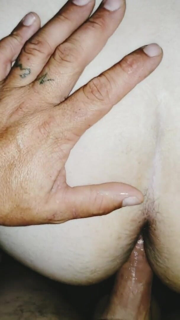Horny wet couple: Bbw wordt op zijn hondjes geneukt