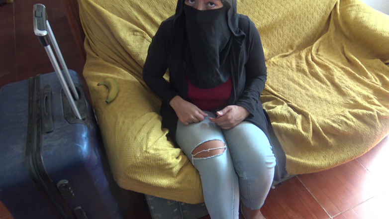 Souzan Halabi: Syrian Refugee Lets Old German Man Fuck Her Hairy Pussy