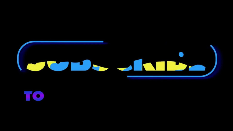 New241New: Thais meisje in Sarong masturbeert in de achtertuin Ninewthai