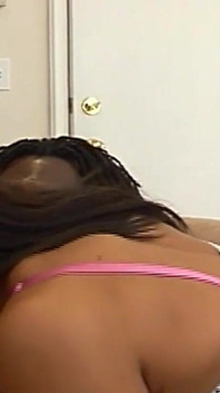 Black on black fuck vì một âm hộ đen có một con cu to đen trong âm hộ của cô ấy