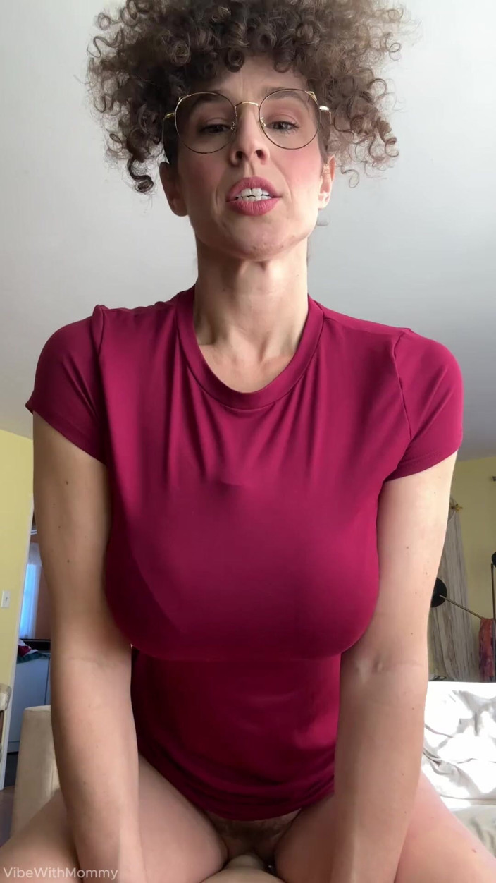 VibeWithMommy: La matrigna del mio migliore amico non istruzioni per