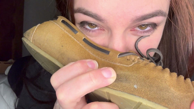 Barefoot Mel: Picioare mirositoare cu vibrator cu picioarele