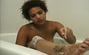 ATK Exotics: Junge schlampe rasiert ihren busch
