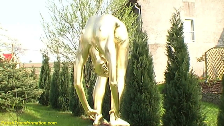 Fetish Islands: Real flexible contortionist gets golden painted
