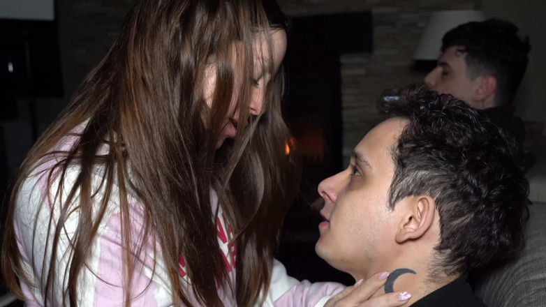 Knock Knock Club: Luchiibb Fucks Her Boyfriend's Best Friend Next to the Fat...