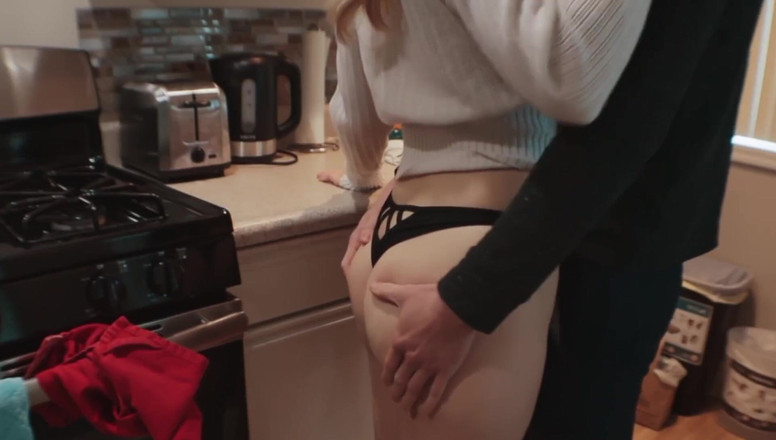 Karlos: Il Mio Ragazzo Ha Fatto Sesso Con Me in Cucina...