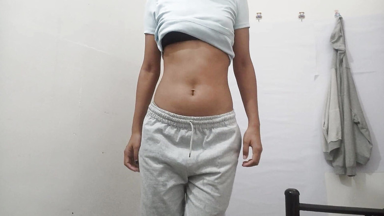 desigirl93: Indisch meisje stript uit