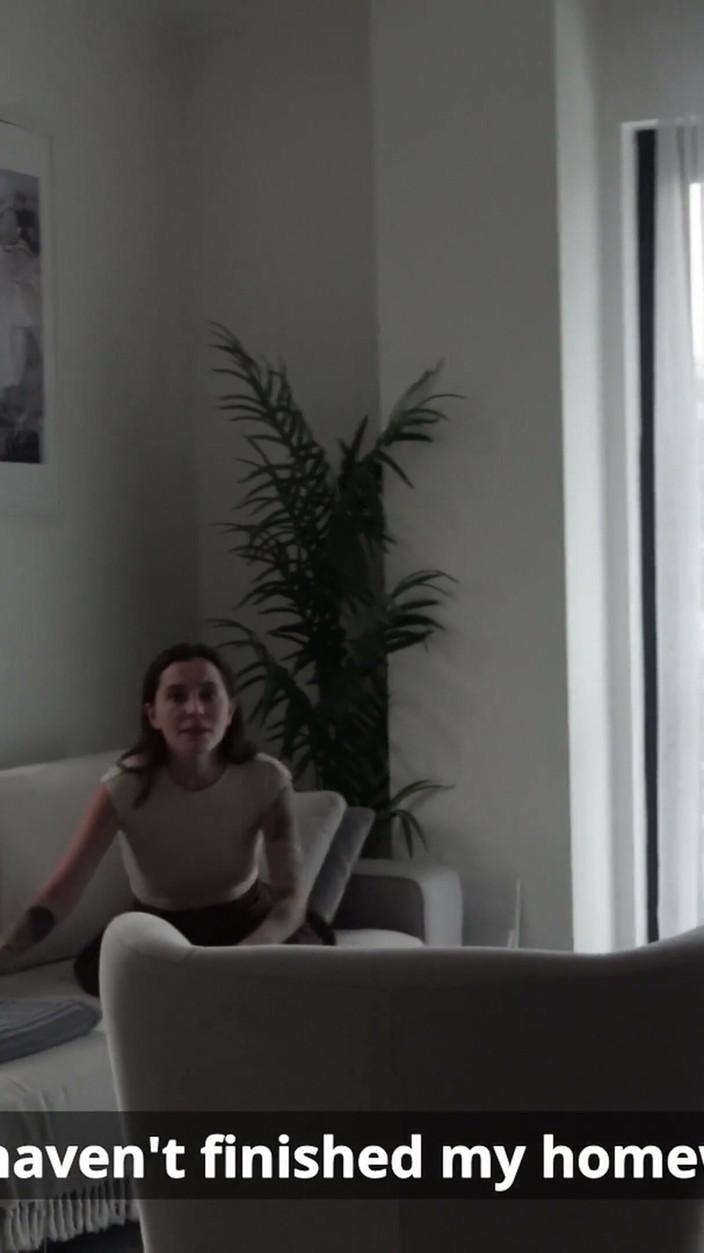 Ghomestory: 我继妹让我帮她客户拍一段视频......