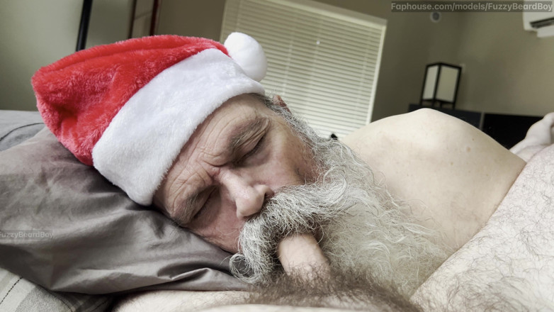 FuzzyBeardBoy: Babbo natale viene presto a lavorare il mio polo nord -...