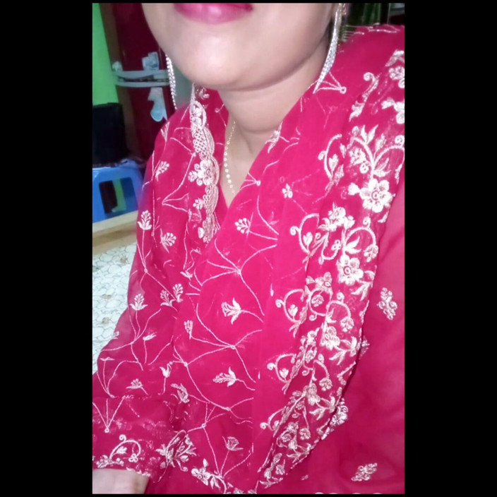 Your-Eshita: 美丽的印度女孩操逼视频 第1部分