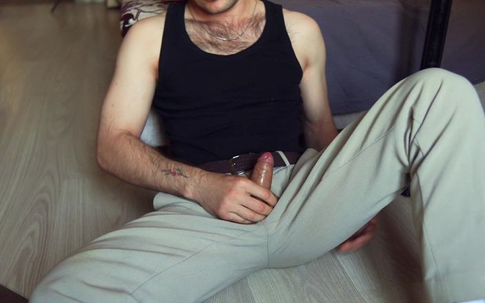 NoelDero: Solo en casa con pantalones ajustados relajados y reales