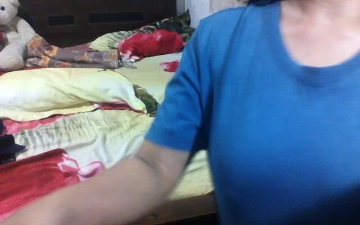 Arabicqueen: Ragazza indiana indiana gioca con grandi tette e corpo nudo