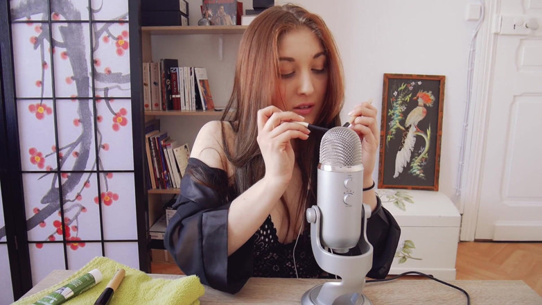 Madelaine_Rousset: Erotic ASMR - Wake up with me