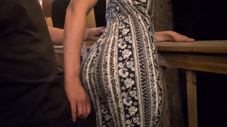 Mimiandevan: Un Public Se Caresse Le Cul Sur La Bite