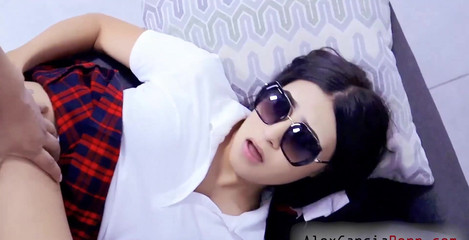 Alex Garcia Porn: 继子不要抚摸我 - 学生拜访男友，最后操了他的岳父！Aracely是我stedad的女友