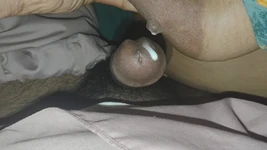 Kelebihan ibu tiri melihatnya bersendirian dan berkongkek dengannya