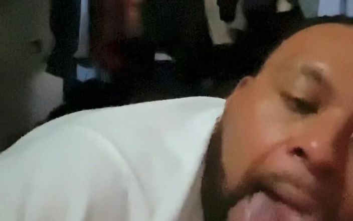 SloppyToppy: 흑형 대물 에게 따먹히는 친구