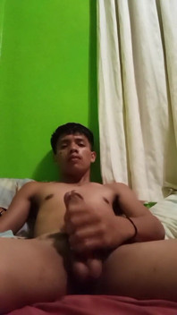 Séance Solo Torride D’un Twink Philippin Avec Éjaculation Explosive