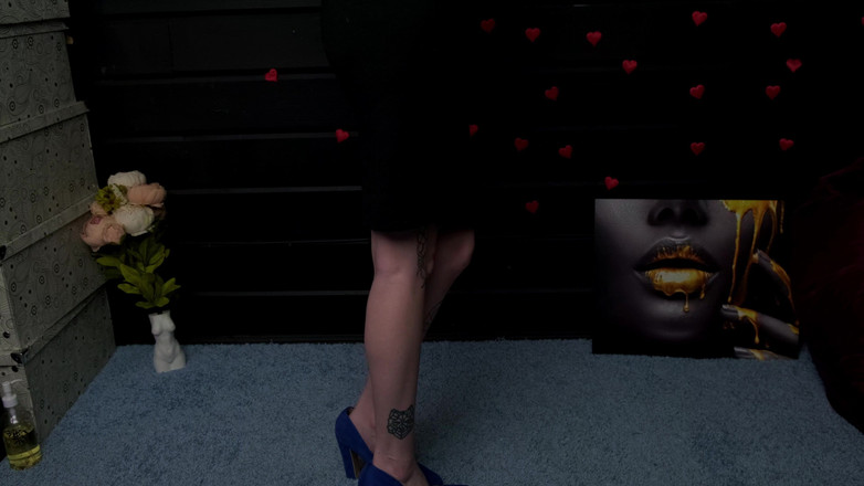 Eva Deva: Striptease cu masturbare și lovituri. Doctorul mă fute