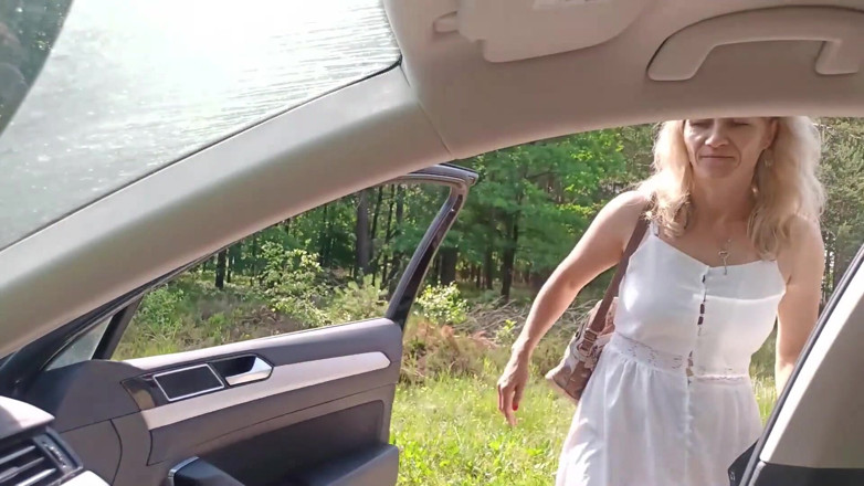 Amateur milf: Velha prostituta sexy da rua fodida na floresta com e...