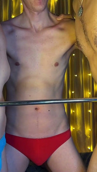 Le Docteur Zigmund Adore Le Nombril Masculin - Grande Finale, Partie 3!