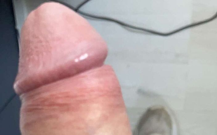 John Bubblebutt: Bắn tinh ào ạt kiểu Ailen