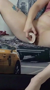 J’ai découvert que ma belle-sœur lui mettait des godes dans le vagin, alors je lui ai prêté ma bite pour calmer ses désirs