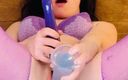 Submissive Miss BDSM &amp; Uk Girl Fun: 兔子女孩用肛塞、巨大的假阳具和魔杖达到高潮！