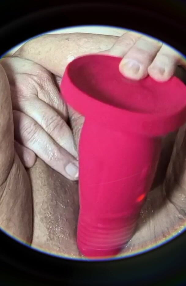 HerculesnVENUS: 他不会停止玩《使命召唤》来给她一些战利品手淫，这是她的 Hameplan