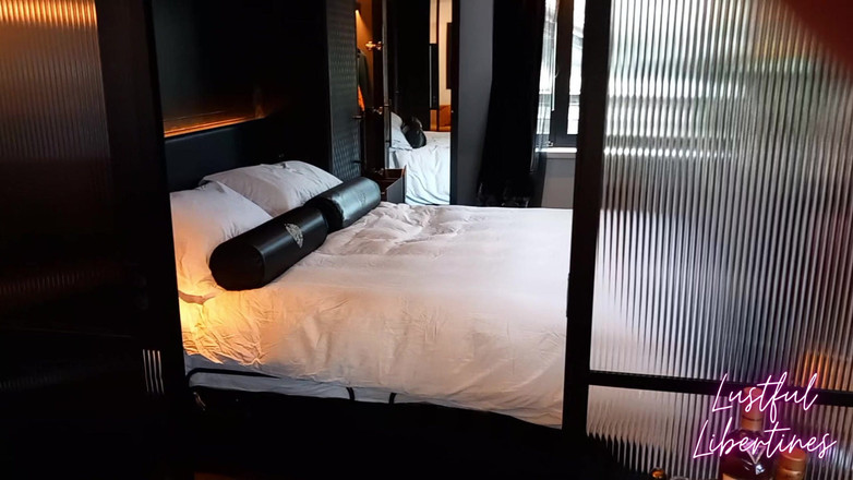 Lustful Libertines: प्लीज मुझे होटल से बाहर न निकालें - होटल मैनेजर रोलप्ले