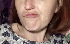 Ta ut misslyckas video där jag vill pissa direkt på min telefon med ett vattentätt fodral och en kateter