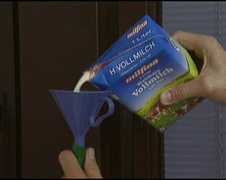 German Threesome: शरारती जर्मन वेश्याओं के साथ गांड फुहार सत्र