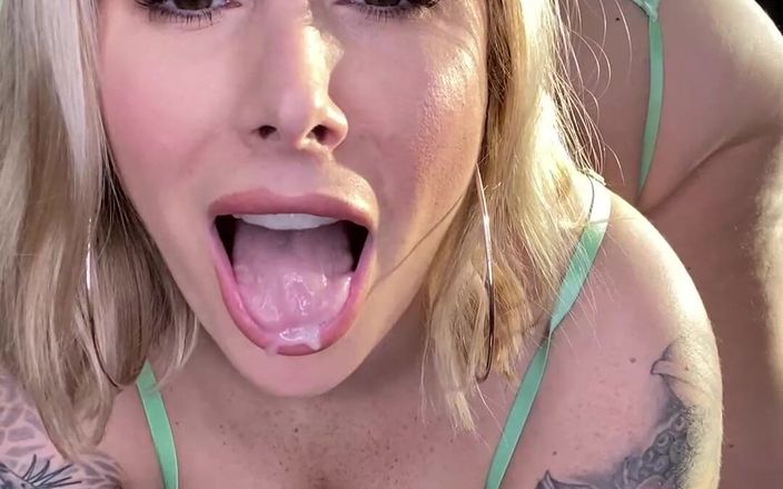 Paige Turnah: Aku akan nunjuk kamu gimana caranya ngentot mulut dan memekku...