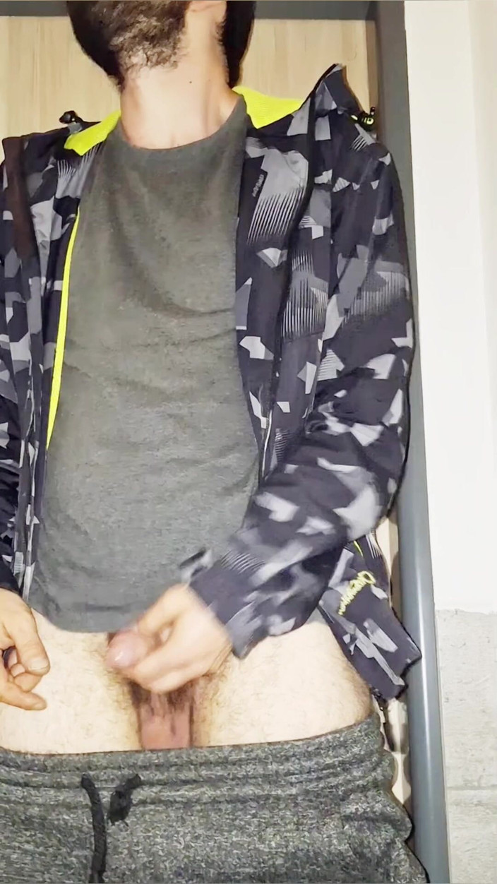 jerkofflover: When I Start Work Early in the Morning, I Pee...