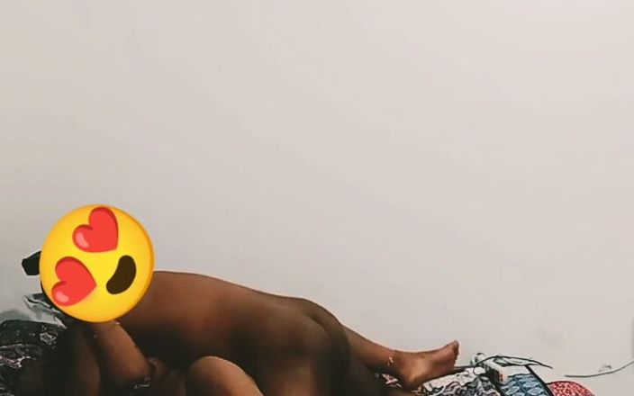 Girlgroup: Big Ass Lets Debor Fucks Her Holes -girlgroup