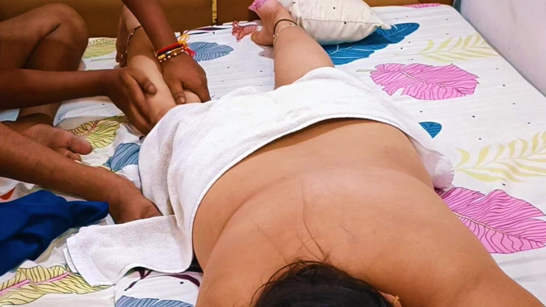 Catchybusty: मालिश गलत हो गई मुझे नहीं पता कि क्यों