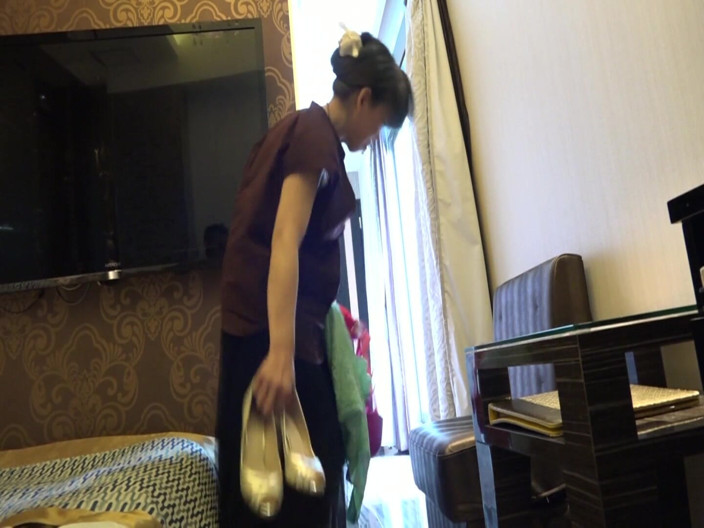 Apolix-JP: MILF Seeking for a Sex on a Dating Site After...