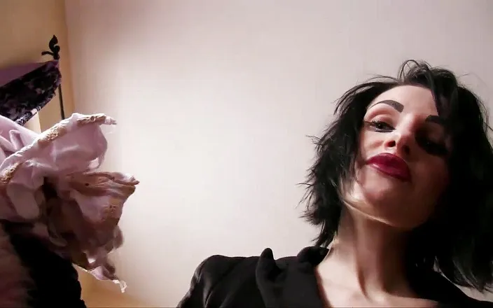 Lady Mesmeratrix Official: Look at my magic trick