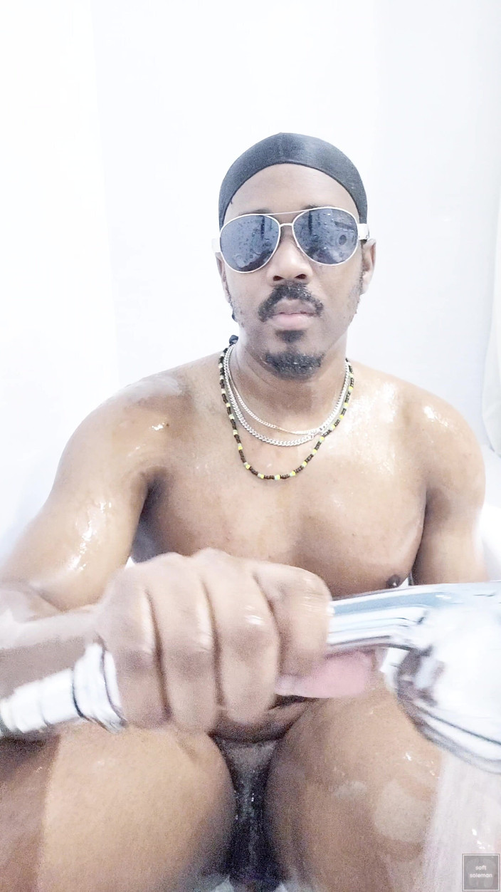 Soft Soleman: Sprchuji se (bez oblečení) (2025)