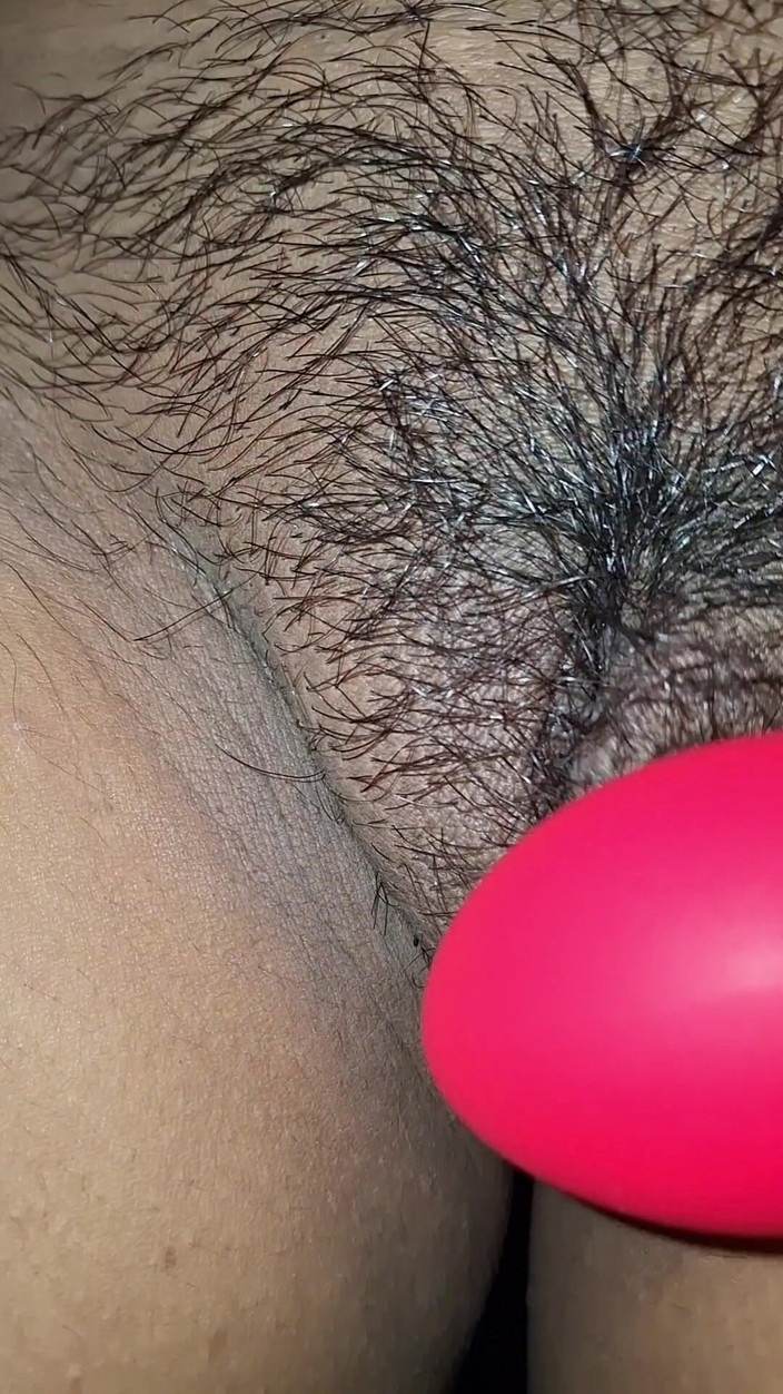 horneySonu: Sonu Si hraje s vibrátorem