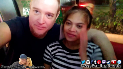 SexyGamingCouple: Venkovní projev náklonnosti v místní venkovní přepravě