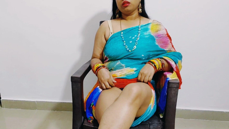 Hotty Jiya Sharmaa: Mẹ kế quyến rũ con trai riêng của mình để làm...