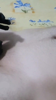 Dominatoare feminină sondând uretral pula sclavului cu vibrator imens de 12 inci, legare, vibratoare anale, orgasm distrus