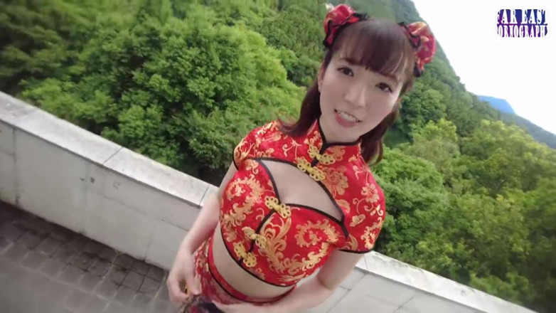 Far East pornography: Docka som Bliss med en blek bystig retas på en...