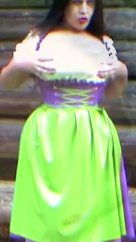 Dirndl bbw 荡妇在公共场合