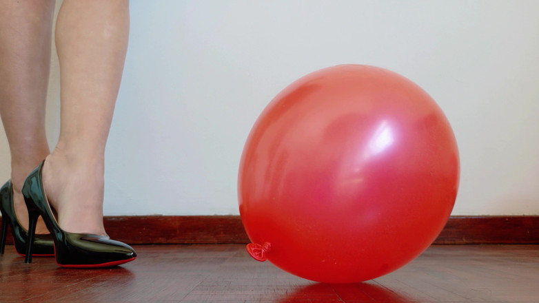 Kinky Lyrical: Ballongpop med hög klack! Utökad version