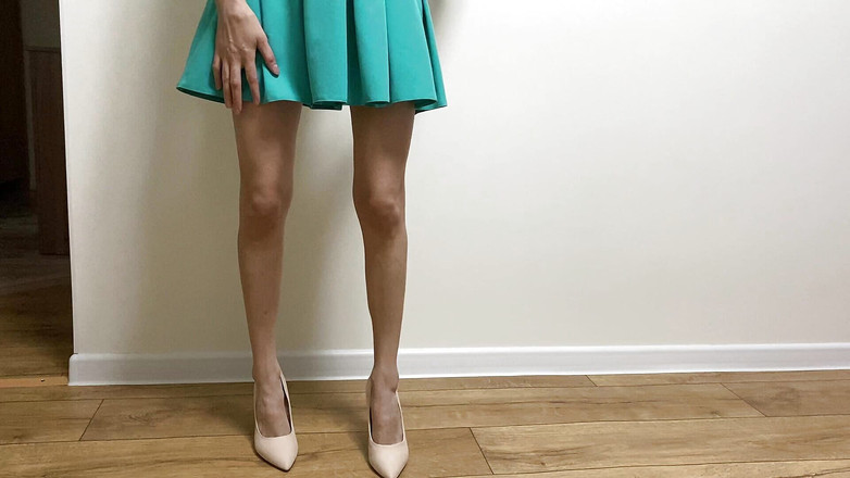 AnnetMoroz: Nohy fetiš - Podpatky, nohy, sukně