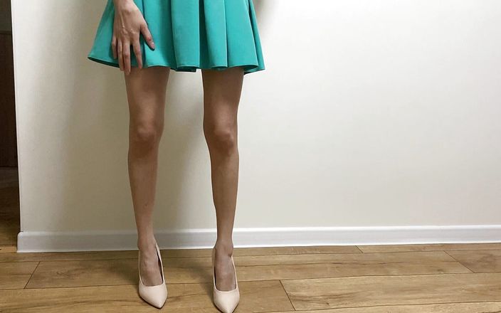 Annet Moroz: Nohy fetiš - Podpatky, nohy, sukně